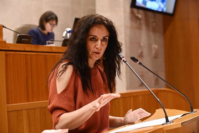 Archivo - La portavoz de IU en las Cortes de Aragón, Marta Abengochea, durante el Pleno de las Cortes de Aragón, a 29 de abril de 2026, en Zaragoza, Aragón (España). El pacto de gobierno, que incluye la polémica ‘prioridad nacional’ de VOX, define el arra