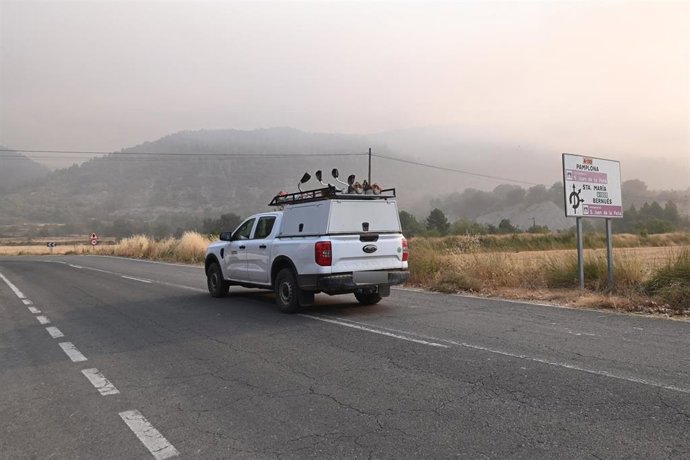 Intensa humareda provocada por un incendio forestal, a 14 de agosto de 2026, en Las Peñas de Riglos, Hoya de Huesca, Huesca, Aragón (España). El incendio declarado a las 12.37 de este lunes en las Peñas de Riglos (Huesca) ha calcinado ya más de 9.000 hect