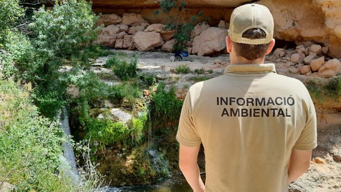 Un informador ambiental de la Generalitat
