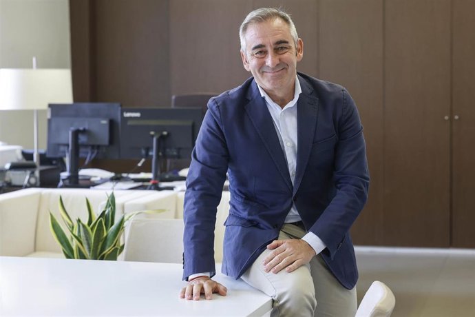 El conseller de Agricultura, Agua, Ganaderia y Pesca y portavoz del Consell, Miguel Barrachina, posa para Europa Press, a 5 de agosto de 2026, en Valencia, Comunidad Valenciana (España). 