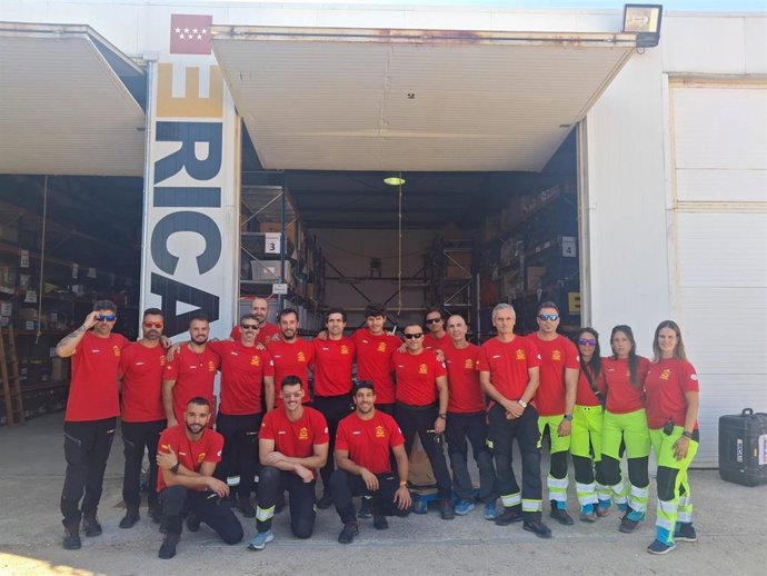 Unos 40 efectivos y 15 vehículos de ERICAM y bomberos se desplazan a Huesca para luchar contra el fuego