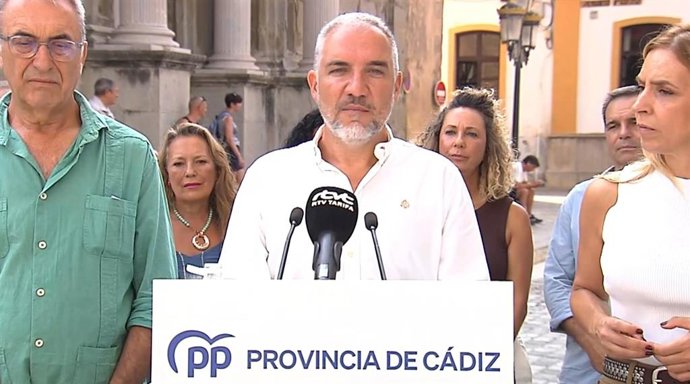 O vice-secretário de Coordenação Autonômica e Local e Análise Eleitoral do PP, Elías Bendodo, faz declarações sobre temas de atualidade e atende à imprensa em Tarifa