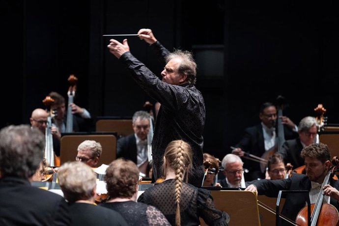 Archivo - El maestro György Györiványi Ráth. Imagen de archivo.