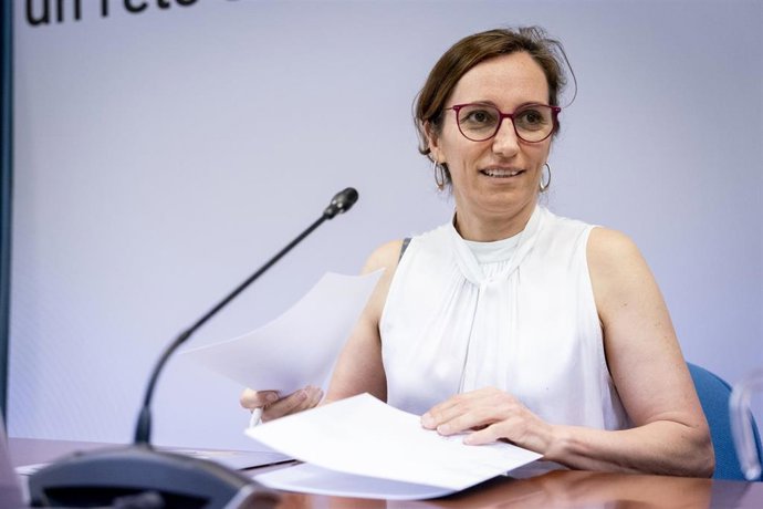 Archivo - La ministra de Sanidad, Mónica García, durante la presentación del estudio sobre ‘Cesación tabáquica, un reto sanitario y social’, en el Ministerio de Sanidad, a 19 de junio de 2026, en Madrid (España). El estudio, elaborado conjuntamente por el