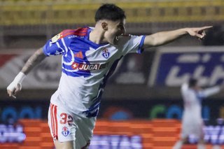 Futbol, Deportes Limache vs Universidad de Chile. Fecha 19, Liga de Primera 2026. El jugador de Universidad de Chile Gonzalo Reyna celebra tras marcar un gol contra Deportes Limache durante el partido de la liga de primera disputado en el estadio Lucio