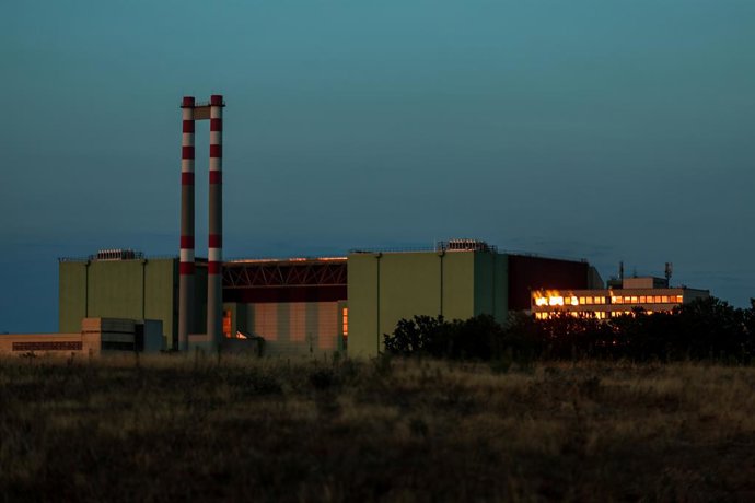 BUDAPEST, Aug. 3, 2026  -- This photo taken on Aug. 2, 2026 shows a view of the Paks nuclear power plant near Dunaszentbenedek, Hungary. Hungary is entering its "most critical 5 days" as dropping water levels on the Danube River threaten the complete shut