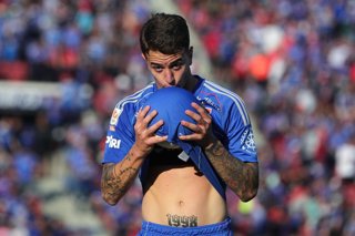 Futbol, Universidad de Chile vs Ohiggins. Fecha 13, Liga de Primera 2025. El jugador de Universidad de Chile Franco Calderon, izquierda, celebra su gol contra Ohiggins durante el partido de primera division disputado en el estadio Nacional en Santiago,