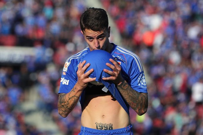 Futbol, Universidad de Chile vs Ohiggins. Fecha 13, Liga de Primera 2025. El jugador de Universidad de Chile Franco Calderon, izquierda, celebra su gol contra Ohiggins durante el partido de primera division disputado en el estadio Nacional en Santiago,