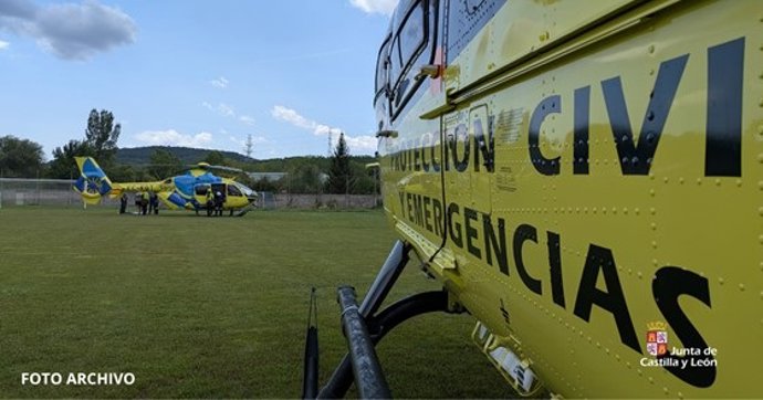 Helicóptero de Protección Civil y Emergencias Sanitarias.
