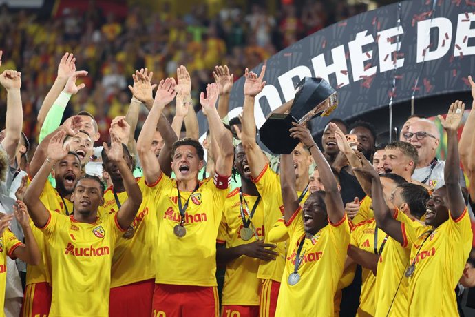 RC Lens, campeón de la Supercopa de Francia ante el París Saint-Germain