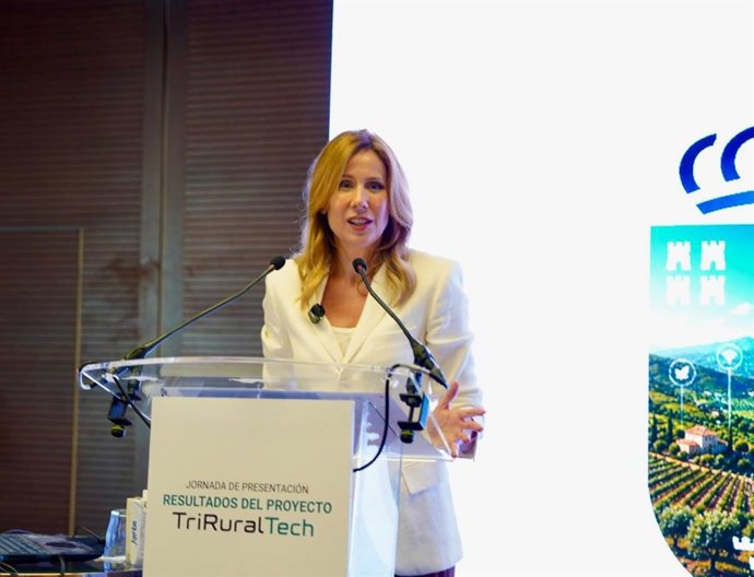 La consejera de Economía, Hacienda, Portavocía, Fondos Europeos y Transformación Digital, Marisa López Aragón, durante la presentación del proyecto TriRuralTech