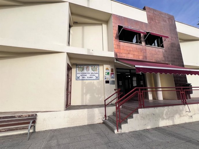 Centro cívico del Zaidín, sede desde este martes, 18 de agosto, de una oficina de atención a los afectados por el terremoto.
