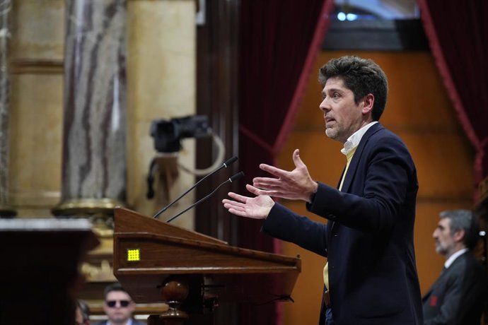 Archivo - Arxiu - El diputat de Comuns, David Cid, durant un ple en el Parlament de Catalunya