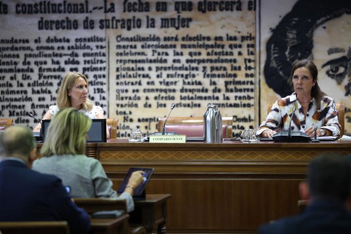 Asiento del compareciente vacío en la Comisión de Asuntos Exteriores, en el Senado, a 17 de agosto de 2026, en Madrid (España). Albares no ha acudido a la llamada del Senado para comparecer para informar de la Acción Exterior del Estado en el marco de la 