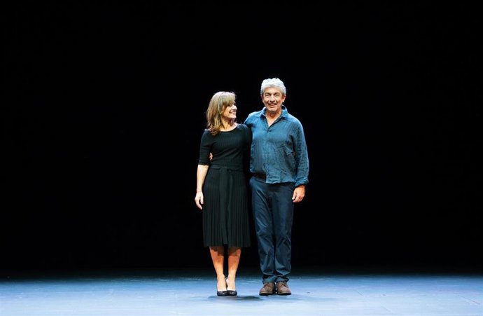 Archivo - Los actores Ricardo Darín y Andrea Pietra en la obra 'Escenas de la vida conyugal'