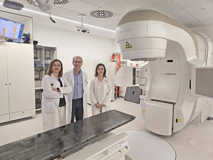 Archivo - El Hospital General de Valencia incorpora la radiocirugía cerebral para el tratamiento de tumores y otras lesiones intracraneales