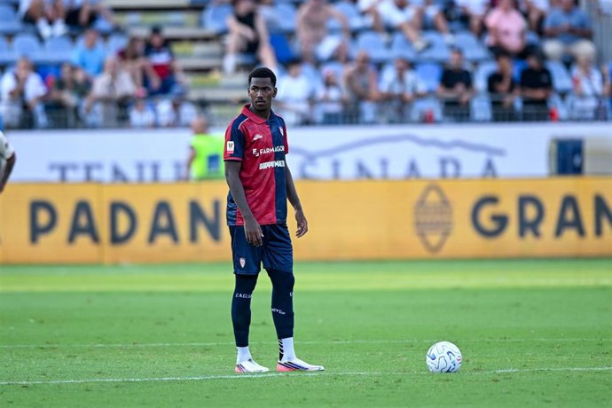 El delantero del Cagliari Yael Trepy, en el partido de la Coppa Italia ante el Arezzo.