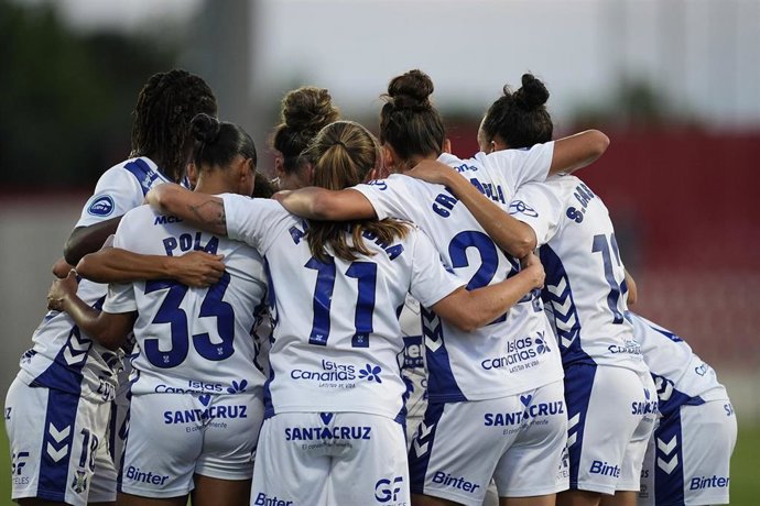 Archivo - Natalia Ramos of Costa Adeje Tenerife celebrates a goal during the Spanish Women League, Liga F, football match played between Atletico de Madrid and CD Costa de Adeje Tenerife.