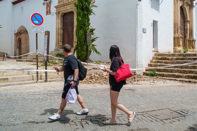 Consecuencias del terremoto de magnitud 4,8 en la iglesia de San Miguel Alto, en Granada capital. A 15 de agosto de 2026.