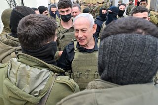El primer ministro de Israel, Benjamin Netanyahu, durante su visita al sur de Líbano    REMITIDA / HANDOUT por OFICINA DEL PRIMER MINISTRO DE ISRAEL  13/4/2026