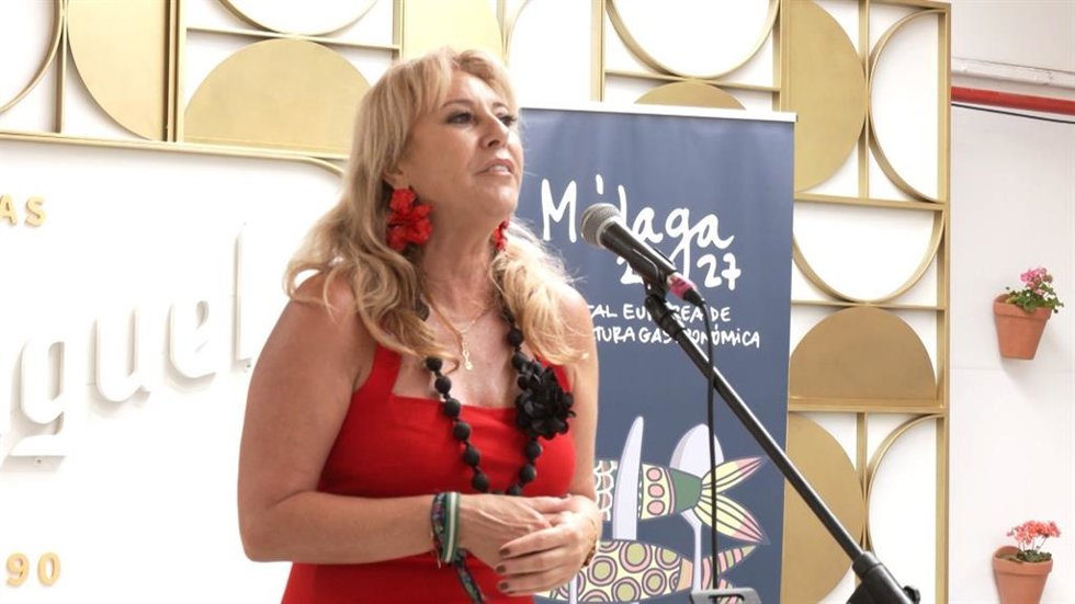 La vicepresidenta tercera, consejera de Economía, Hacienda y Fondos Europeos y portavoz del Gobierno de la Junta de Andalucía, Carolina España, en el marco de la Feria de Málaga en la recepción al sector turístico que organiza el Ayuntamiento.