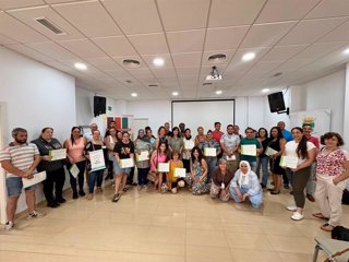 Archivo - Participantes en cursos de Eracis+ para mejorar la inserción laboral.
