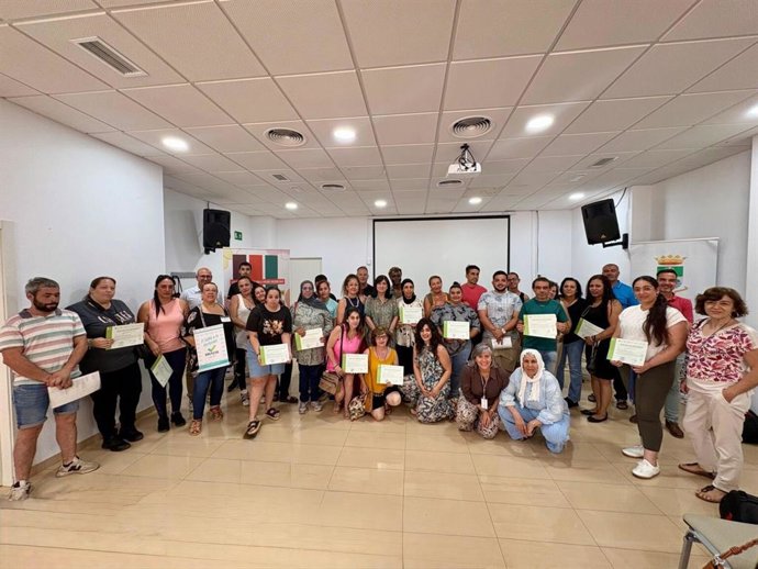 Archivo - Participantes en cursos de Eracis+ para mejorar la inserción laboral.