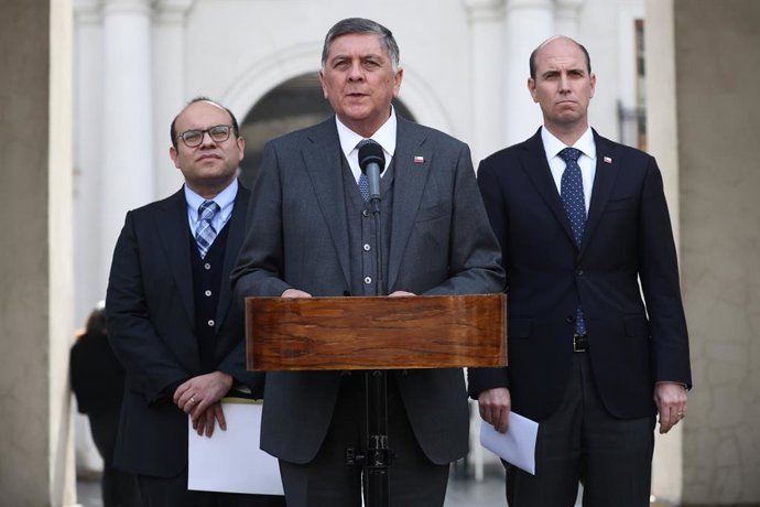 Santiago 17 de agosto 2026.  Se desarrolla un punto de prensa del ministro de seguridad junto al biministro de interior y vocero de gobierno.  Dragomir Yankovic/Aton Chile