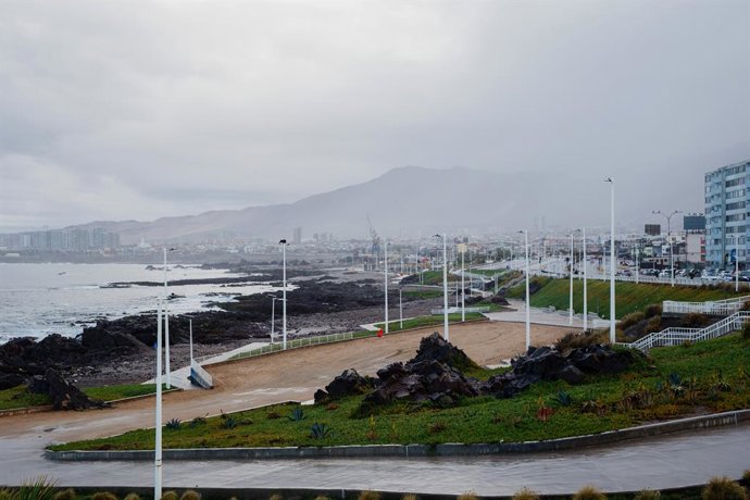 Antofagasta 17 de agosto 2026. Intensas lluvias afectan a la region de Antofagasta a consecuencia de un sistema frontal alojado en el norte del pais. Yamil Maureira A./Aton Chile