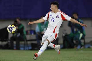Futbol, Chile vs Mexico. Mundial sub 20, Chile 2025. El jugador de Chile Lautaro Millan es fotografiado durante un partido de eliminacion directa de los octavos de final del mundial sub 20 contra Mexico disputado en el estadio Elias Figueroa de