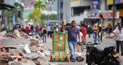 El Instituto de Medicina Legal identifica a 300 víctimas del terremoto en Colombia, entre ellas 22 menores
