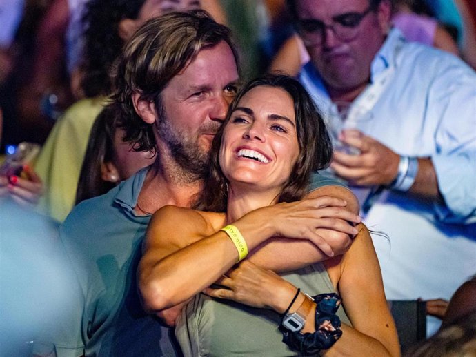 Amaia Salamanca y Rosauro Varo en el concierto de Taburete en Starlite Occident Marbella