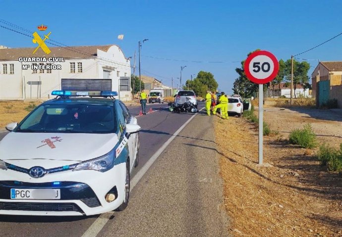 Un motorista herido grave tras chocar contra un coche en Quinto (Zaragoza).