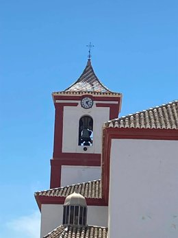 La Parroquia Nuestra Señora de la Paz de Otura, en colaboración con el Ayuntamiento, impulsa la recuperación del tradicional toque de campanas 'a rebato', una señal sonora que se utilizaba hace décadas para alertar de situaciones de emergencia.