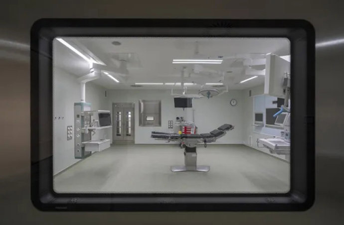 Avanza la dotación de alta tecnología y aparataje médico para la nueva Unidad de Neurocirugía del Hospital Universitario de Cuenca.