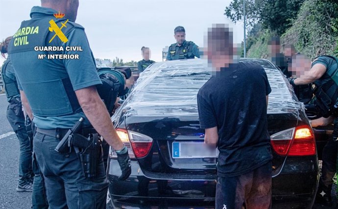 Detenidos cuatro jóvenes por robar en un supermercado de Pesués.