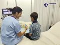Osakidetzak 'Maren eta Geltsu bere laguna' ipuina sortu du, umeek medikuarengana joteko duten beldurra galtzeko