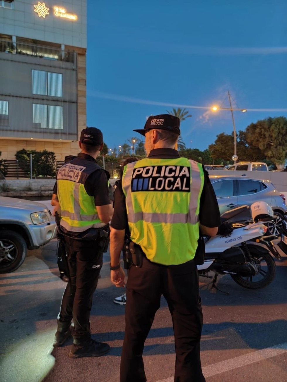 Agentes de la Policía Loca de Eivissa.