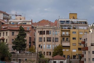 Archivo - Arxiu -  Façana d'un edifici a Barcelona