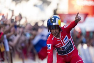 Archivo - Primoz Roglic of Slovenia and Team Red Bull Bora - Hansgrohe celebrates his victory during the individual time trial during the individual time trial at the 79th Tour of Spain 2024 - Stage 21 on September 8, 2024 in Madrid, Spain. - Photo Albert