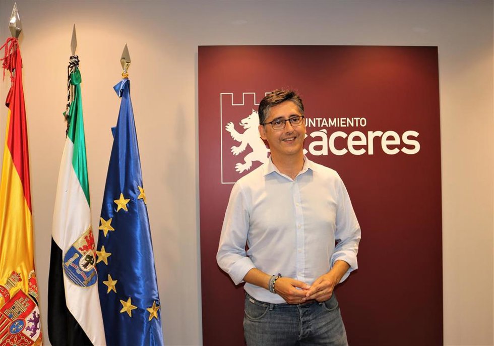 Archivo - Vícor Bazo, teniente de alcalde del Ayuntamiento de Cáceres
