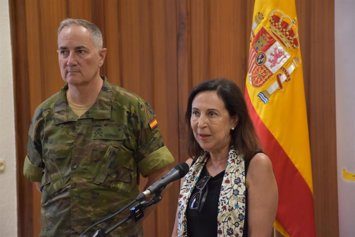 La ministra de Defensa, Margarita Robles, ofrece declaraciones a los medios, en la Comandancia General, a 12 de agosto de 2026, en Ceuta (España).