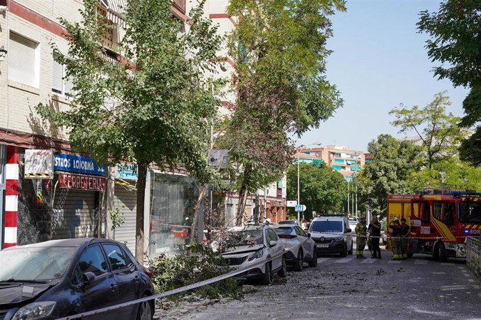 Imágenes de los destrozos causado por el terremoto en Granada este martes.