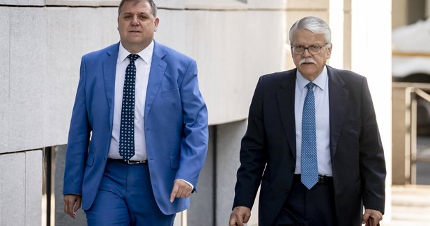 El juez ordena a la Guardia Civil que realice un nuevo clonado del teléfono del exjefe de gabinete de Pedro Sánchez