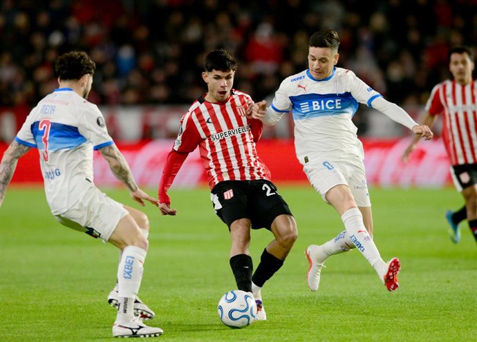 Futbol, Estudiantes de La Plata vs Universidad Catolica  Copa Libertadores 2026. Accion durante el partido  de Copa Libertadores  disputado en el Estadio Jorge Luis Hirschi de La Plata, Argentina. 11/08/2026 Ignacio