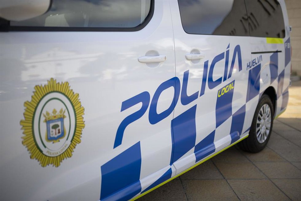 Archivo - Coche de la Policía Local de Huelva.