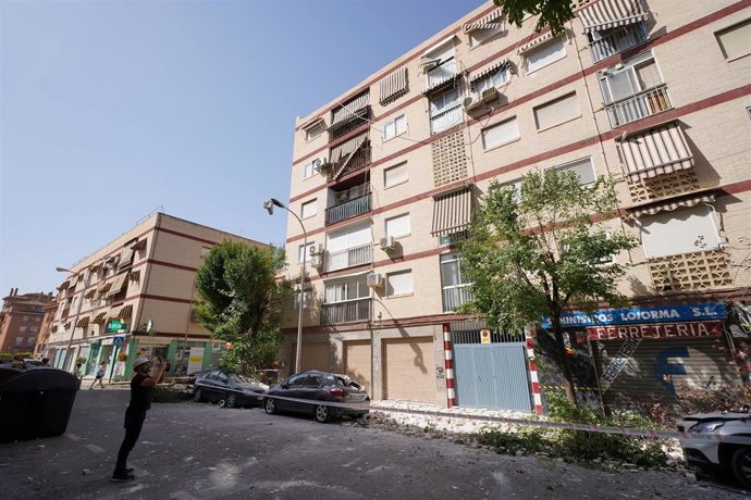 Imágenes de los destrozos causado por el terremoto registrado en Granada durante este martes. 