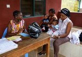 Foto: Infosalus.- Medicusmundi alerta de que el personal sanitario ante el brote de ébola en RDC está extremadamente expuesto al contagio