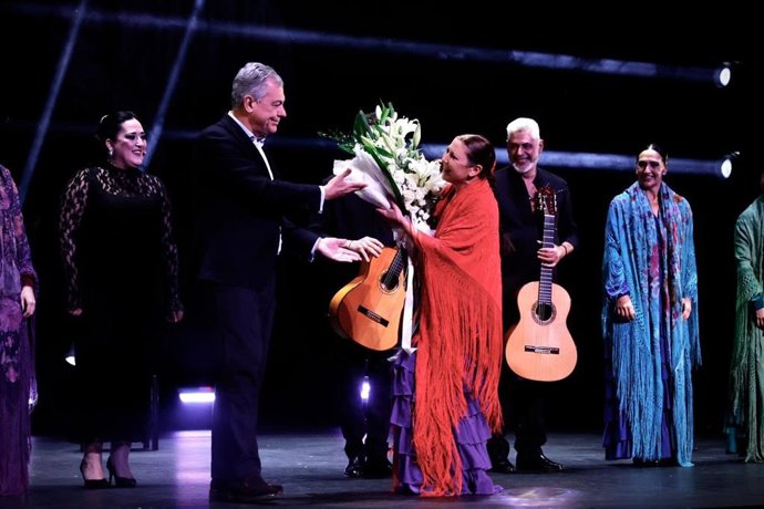 La bailaora Sara Baras y el alcalde de Sevilla, José Luis Sanz