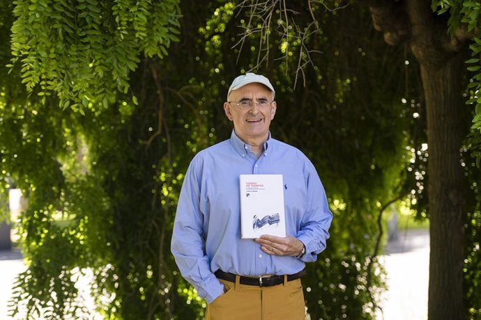 Archivo - El catedrático de la UPNA Josetxo Beriain recorre en un libro el concepto del tiempo desde la Antigüedad hasta la actualidad.